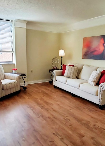 hvhc-shalom-gardens-one-bedroom-patio-image